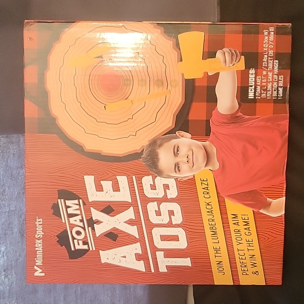 🌞NWT foam axe toss